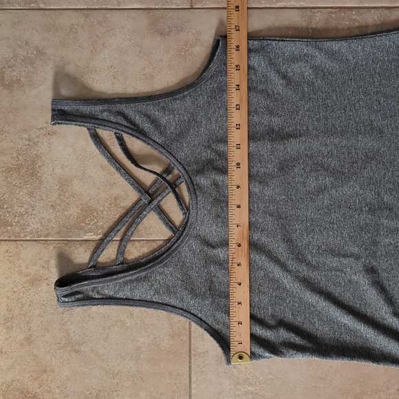 Grey dry fit style tank top - Picture 5 of 6